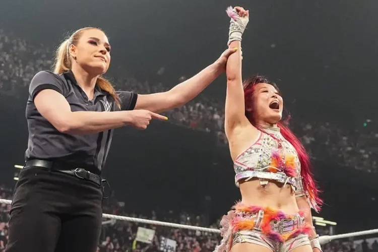 Iyo Sky Queen of the Ring